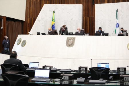 Alep aprova PL que suspende metas do SUS no Paran